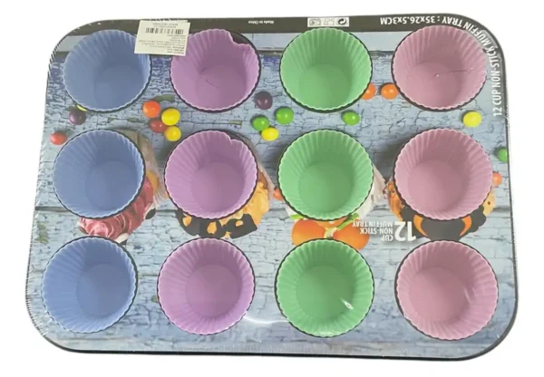 Charola para hornear cupcakes con12 capacillos de silicón - Image 8